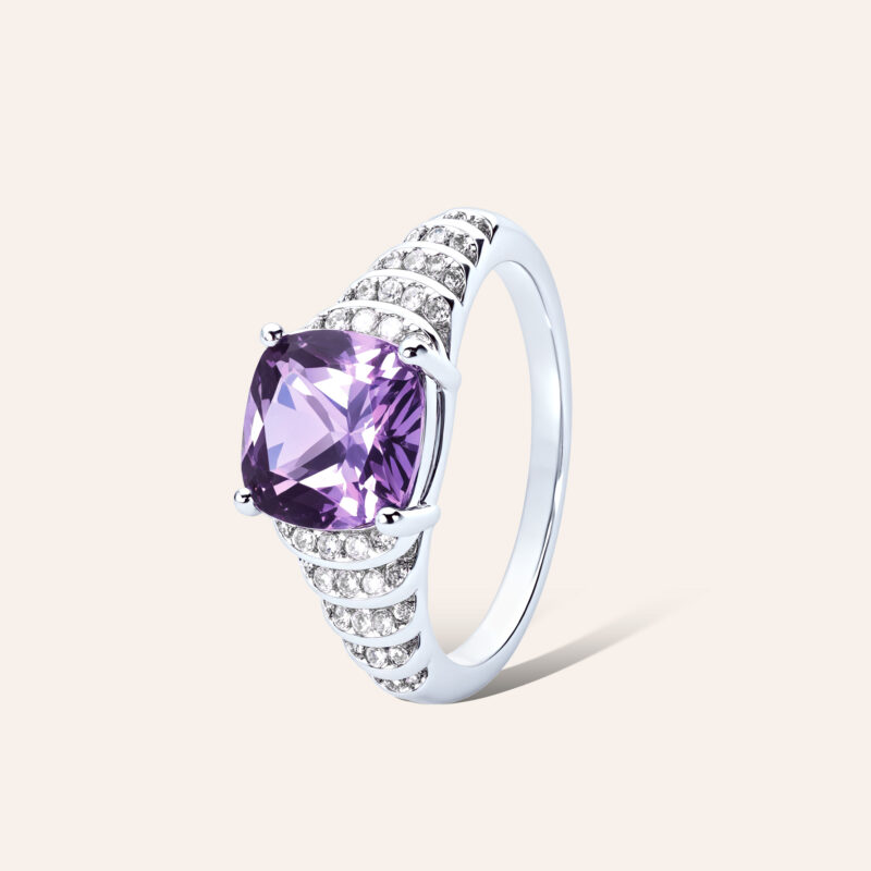 Color-Changing Sapphire Ring